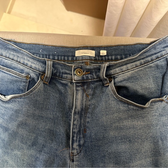 a loves a Straight Leg Jeans - Picture 5 of 8